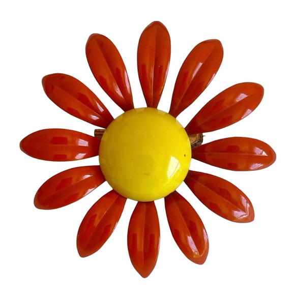 Vintage Jewelry - Vintage Enamel Flower Brooch Pin Orange And Yellow